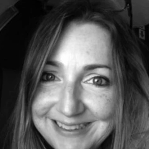 Bekki Tomkins